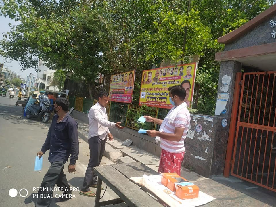 yashasvi pradhanmantri shri narendra modi ji dwara bataye gaye ayurvedik kadha or mask vitran