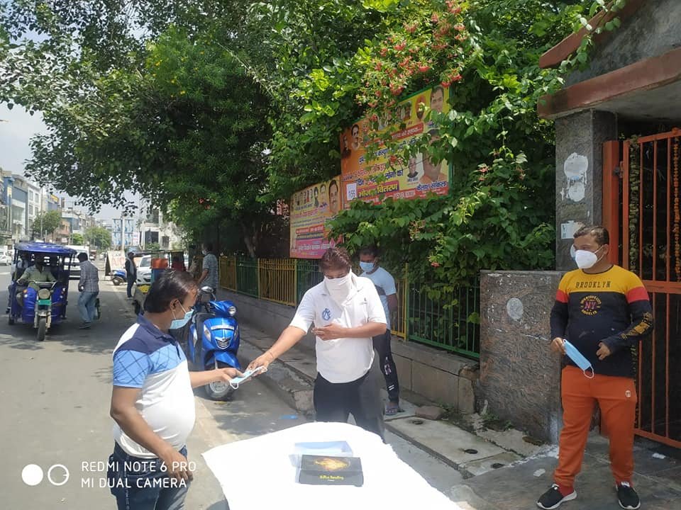 yashasvi pradhanmantri shri narendra modi ji dwara bataye gaye ayurvedik kadha or mask vitran