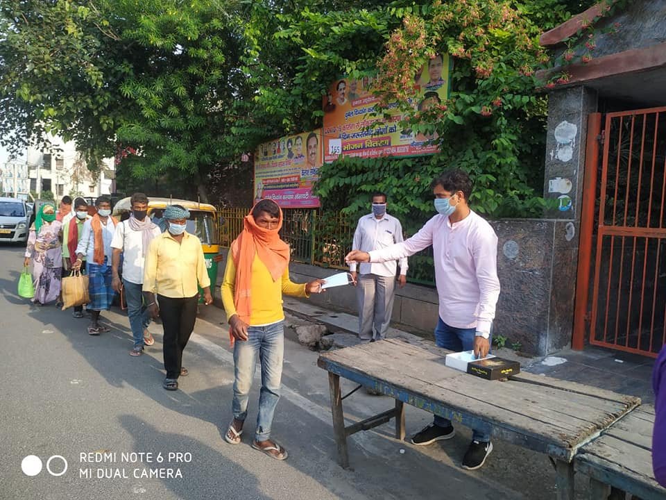 yashasvi pradhanmantri shri narendra modi ji dwara bataye gaye ayurvedik kadha or mask vitran
