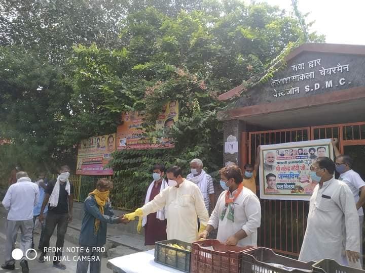 yashasvi pradhanmantri shri narendra modi ji dwara bataye gaye ayurvedik kadha or mask vitran