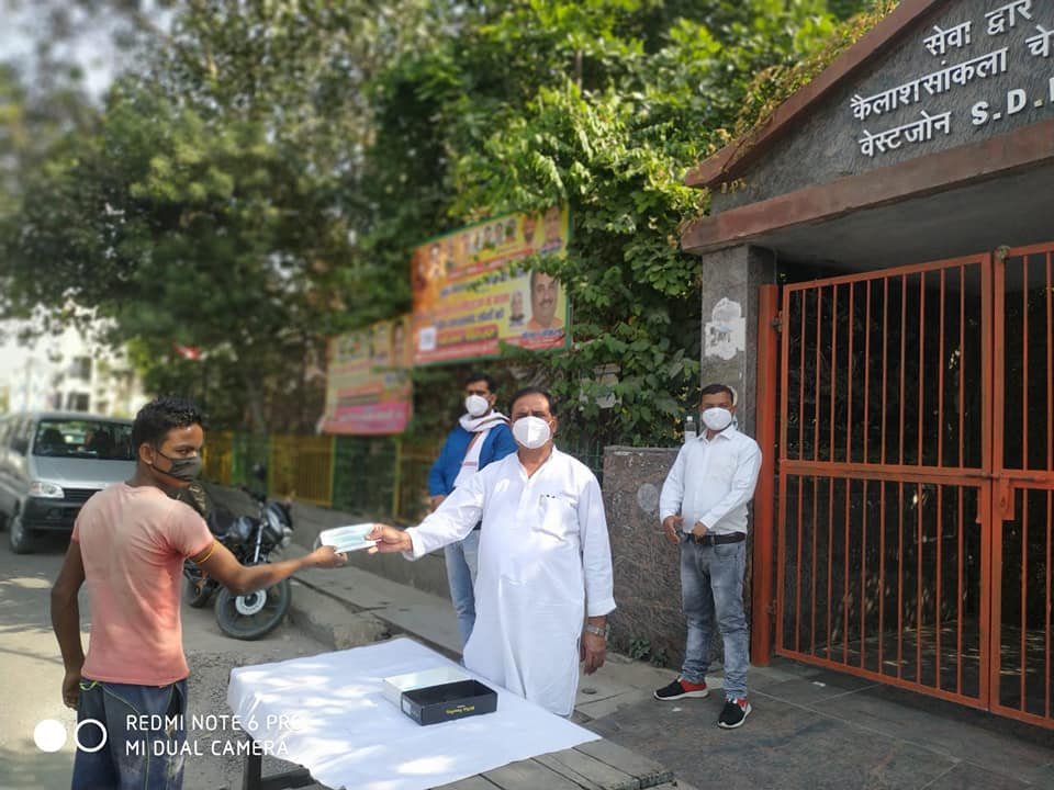 yashasvi pradhanmantri shri narendra modi ji dwara bataye gaye ayurvedik kadha or mask vitran