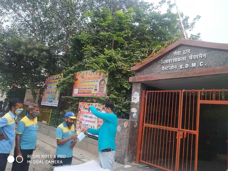 yashasvi pradhanmantri shri narendra modi ji dwara bataye gaye ayurvedik kadha or mask vitran