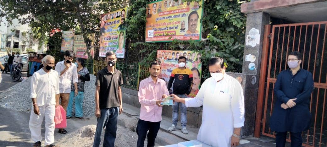 yashasvi pradhanmantri shri narendra modi ji dwara bataye gaye ayurvedik kadha or mask vitran