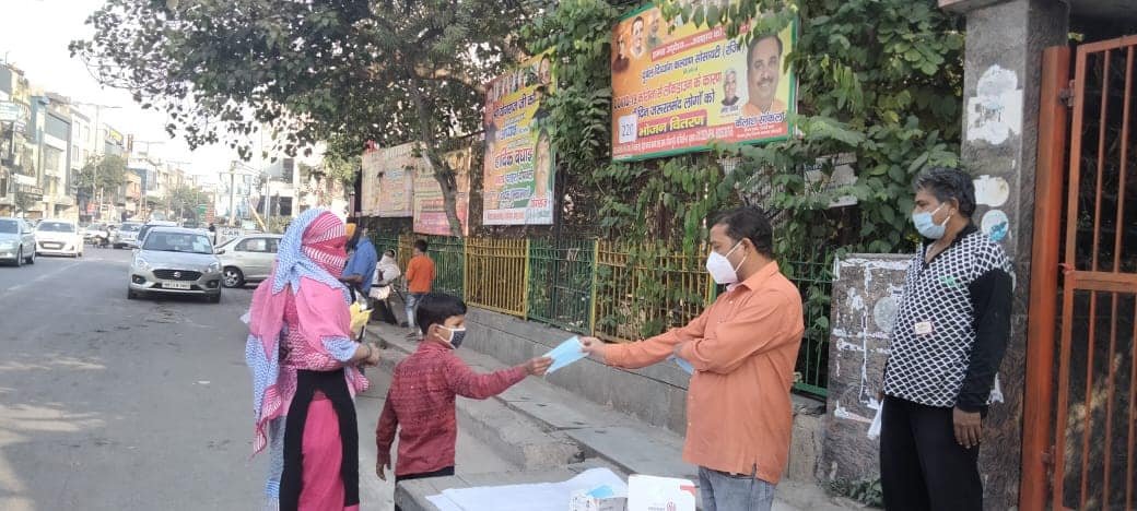 yashasvi pradhanmantri shri narendra modi ji dwara bataye gaye ayurvedik kadha or mask vitran