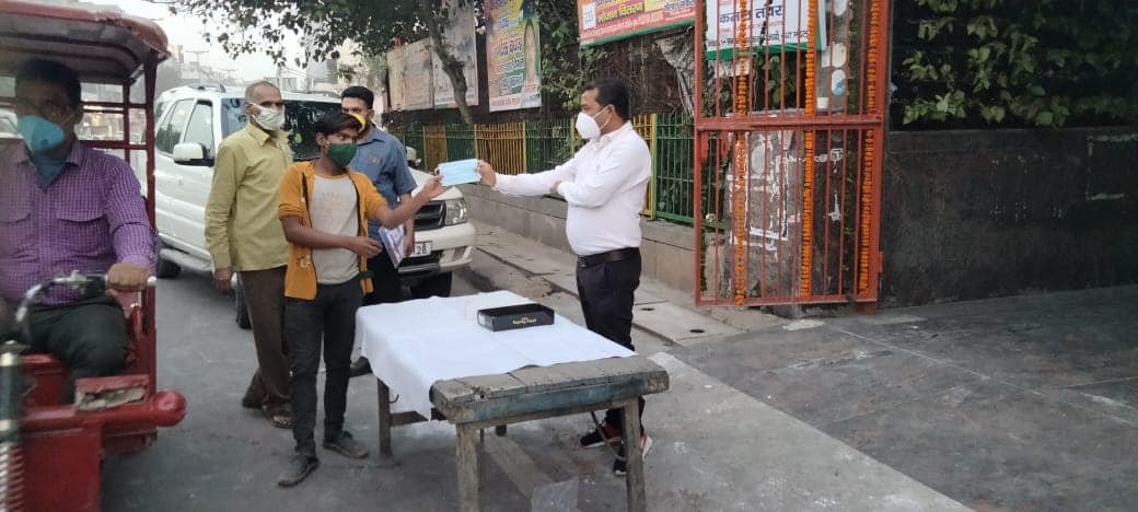 yashasvi pradhanmantri shri narendra modi ji dwara bataye gaye ayurvedik kadha or mask vitran