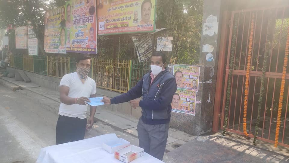 yashasvi pradhanmantri shri narendra modi ji dwara bataye gaye ayurvedik kadha or mask vitran