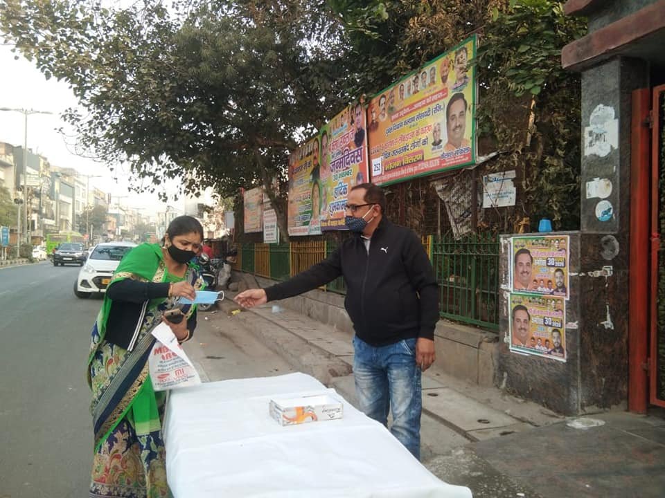 yashasvi pradhanmantri shri narendra modi ji dwara bataye gaye ayurvedik kadha or mask vitran