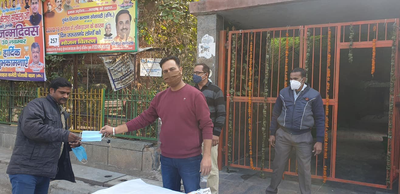 yashasvi pradhanmantri shri narendra modi ji dwara bataye gaye ayurvedik kadha or mask vitran