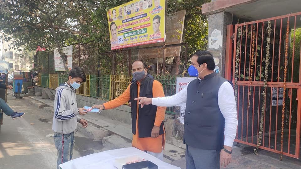 yashasvi pradhanmantri shri narendra modi ji dwara bataye gaye ayurvedik kadha or mask vitran