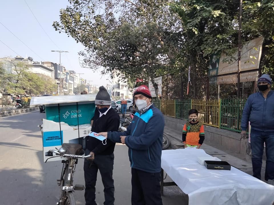 yashasvi pradhanmantri shri narendra modi ji dwara bataye gaye ayurvedik kadha or mask vitran