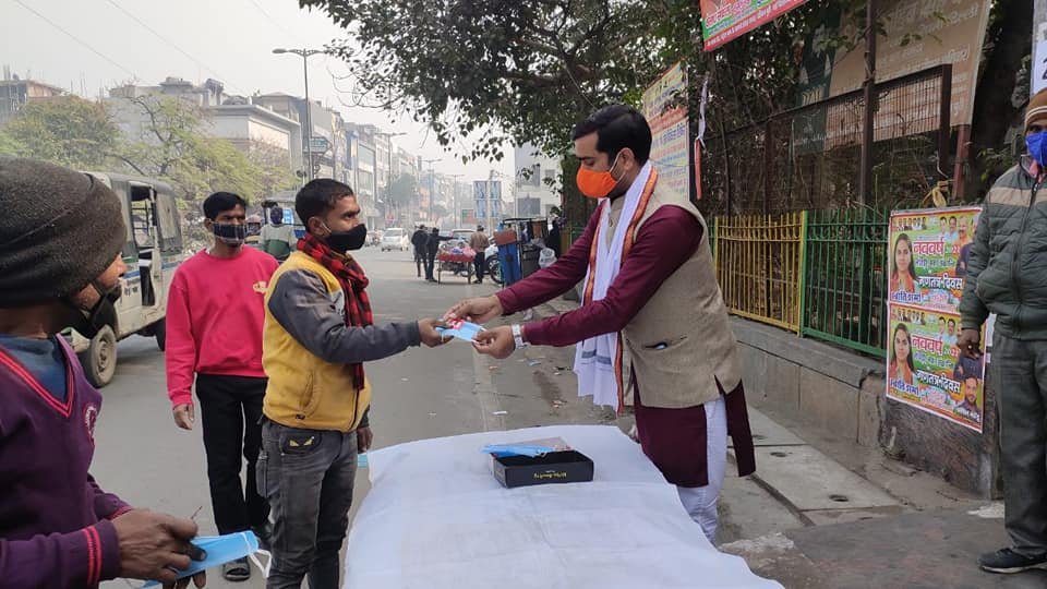 yashasvi pradhanmantri shri narendra modi ji dwara bataye gaye ayurvedik kadha or mask vitran