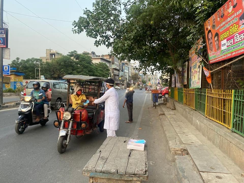 yashasvi pradhanmantri shri narendra modi ji dwara bataye gaye ayurvedik kadha or mask vitran