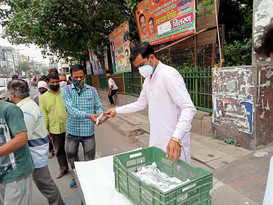 yashasvi pradhanmantri shri narendra modi ji dwara bataye gaye ayurvedik kadha or mask vitran
